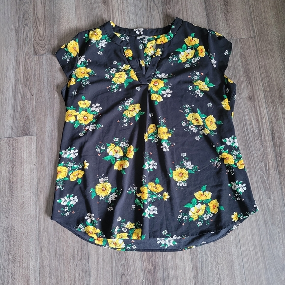 Mandee Cap Sleeve Blouse - Picture 2 of 4